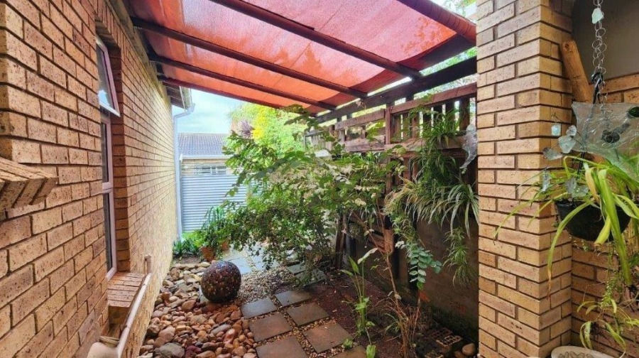 3 Bedroom Property for Sale in Wavecrest Eastern Cape